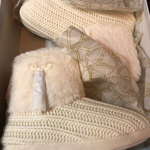 NWT Venus Ivory Booties Lg